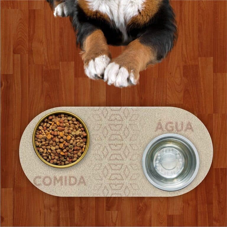 Tapete Capacho Jogo Americano para Comedouro e Bebedouro Água e Comida Prata Com Ouro